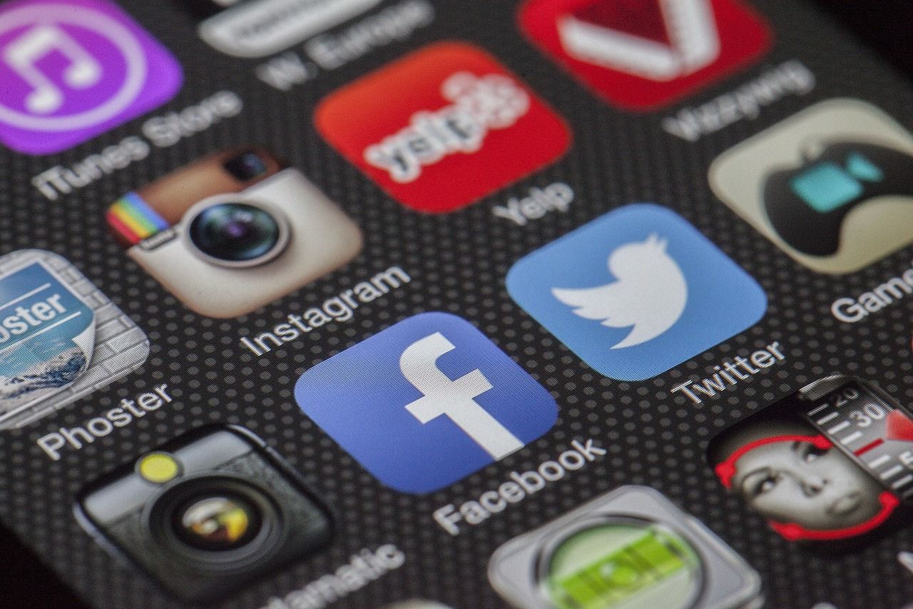 découvrez comment les réseaux sociaux transforment notre manière de communiquer, d'interagir et de partager des contenus. explorez les tendances actuelles, les meilleures pratiques et les stratégies pour optimiser votre présence en ligne.
