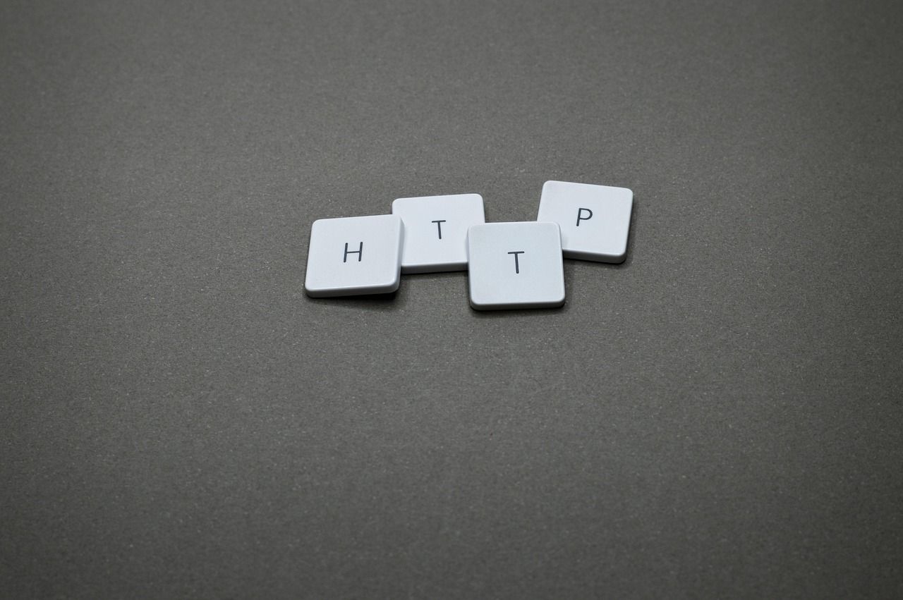 découvrez notre guide complet sur l'importance et l'utilisation des https pour sécuriser votre site web. apprenez comment améliorer la confiance de vos visiteurs et optimiser votre référencement grâce à une connexion cryptée.